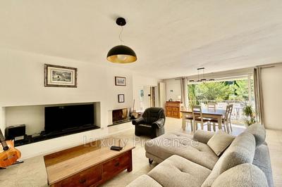 Maison - 200 m² - 6 pièces