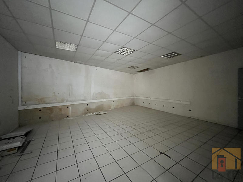 Local commercial - 177 m² - 6 pièces