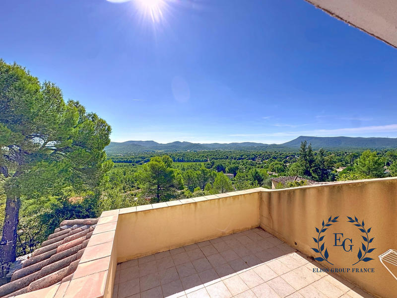 Maison traditionnelle - 180 m² - 7 pièces