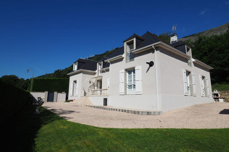 Propriété - 350 m² - 11 pièces