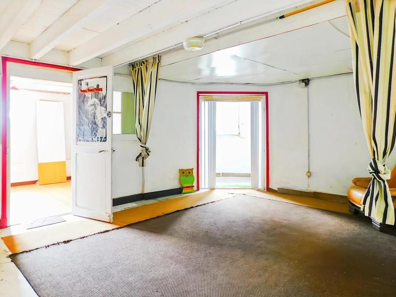 Maison - 210 m² - 8 pièces