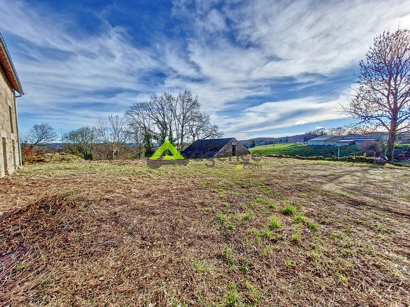 Maison - 200 m² - 2 pièces