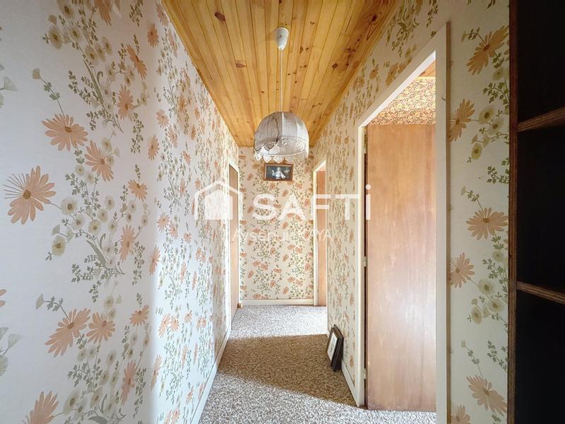 Maison - 250 m² - 8 pièces