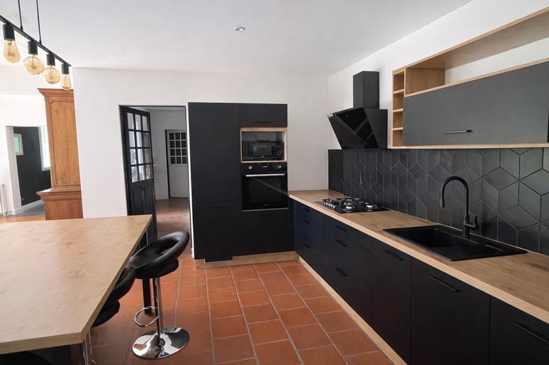 Maison - 219 m² - 6 pièces