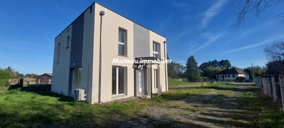 Maison - 140 m² - 5 pièces