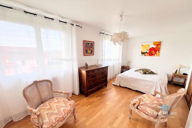 Maison traditionnelle - 222 m² - 7 pièces