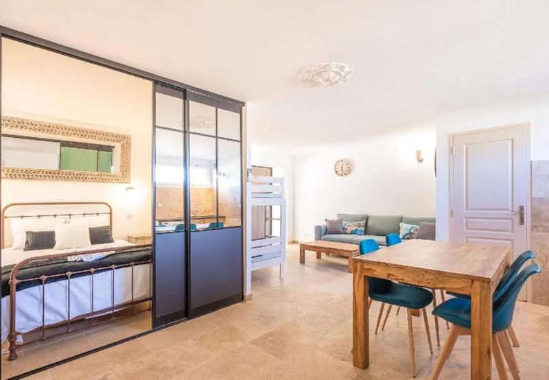 Propriété - 300 m² - 10 pièces