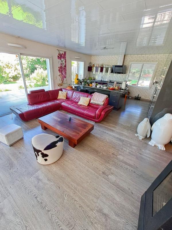 Maison - 222 m² - 8 pièces