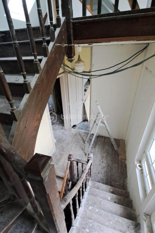 Maison - 310 m² - 11 pièces