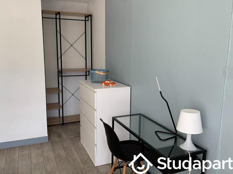 Chambre - 10 m² - 1 pièce