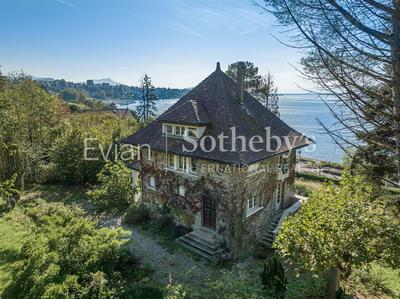 Maison - 203 m² - 8 pièces