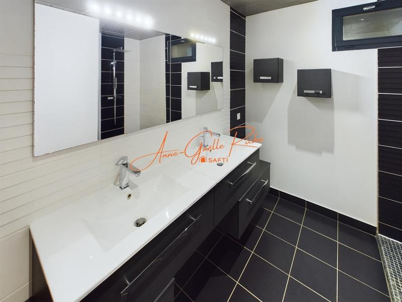 Maison - 186 m² - 6 pièces