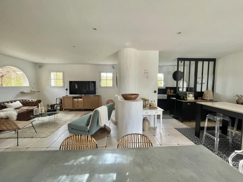 Maison - 223 m² - 6 pièces