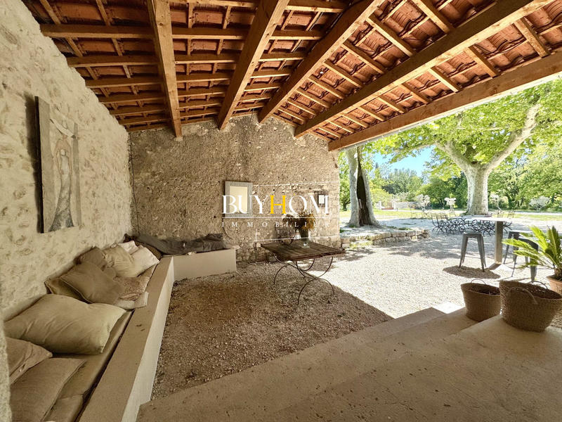 Maison - 240 m² - 7 pièces