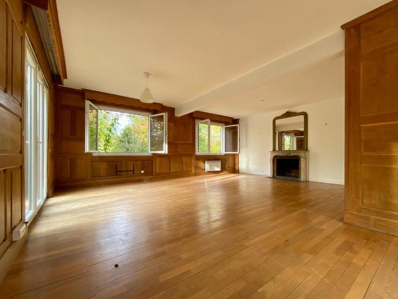 Maison - 284 m² - 9 pièces