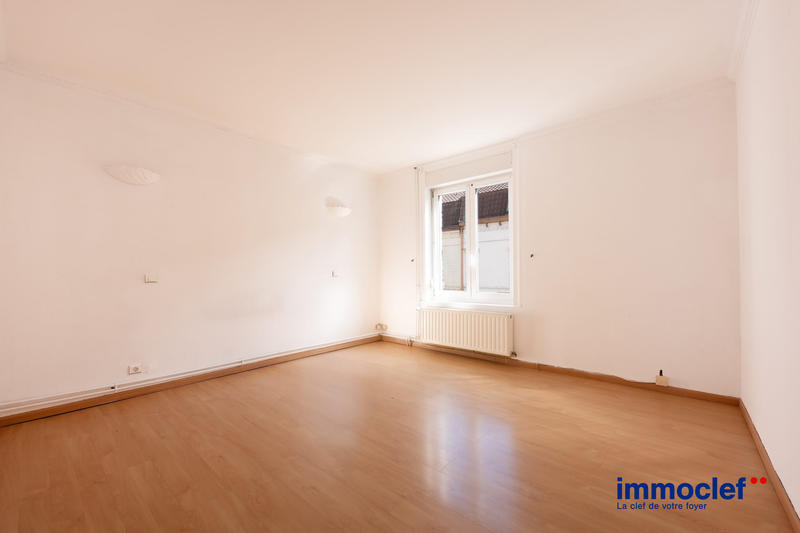 Maison - 98 m² - 4 pièces