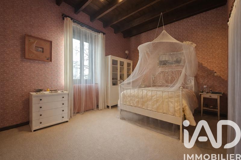Maison - 280 m² - 8 pièces