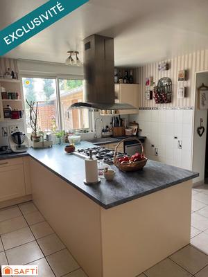 Maison - 201 m² - 9 pièces