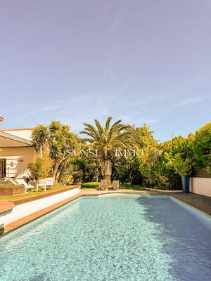 Maison - 273 m² - 7 pièces