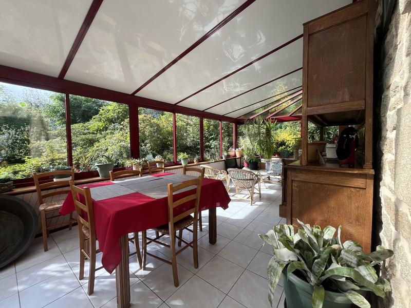 Maison - 228 m² - 10 pièces