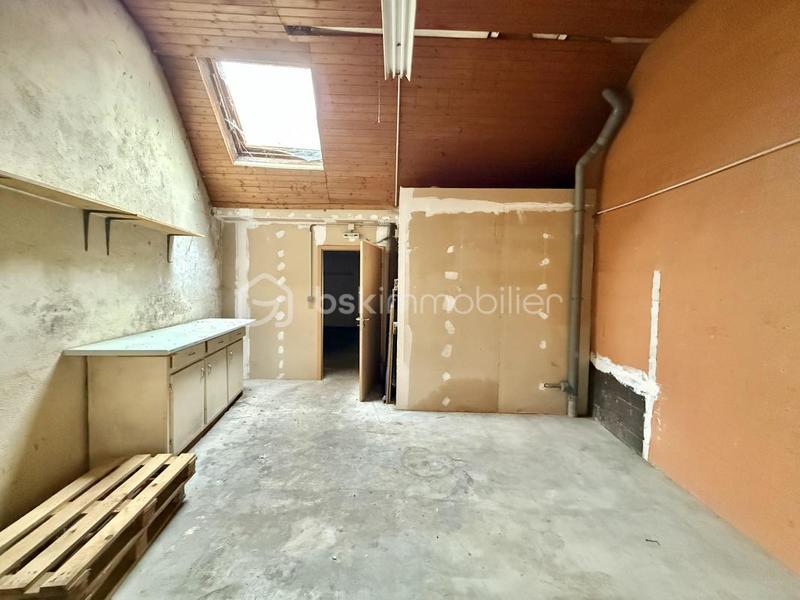 Local commercial - 144 m² - 3 pièces