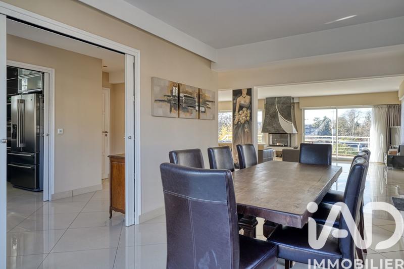 Maison - 247 m² - 10 pièces