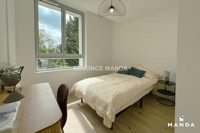 Chambre - 10 m² - 4 pièces