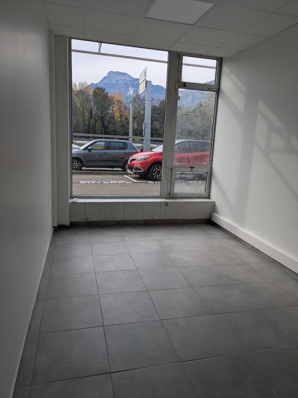 Local commercial - 167 m² - 4 pièces