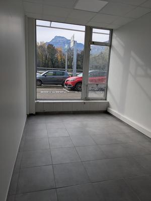 Local commercial - 167 m² - 4 pièces