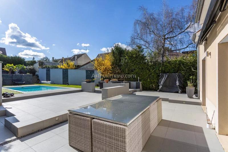 Maison - 226 m² - 10 pièces