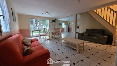 Maison - 222 m² - 8 pièces