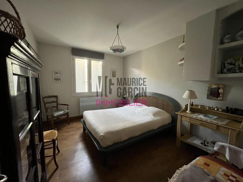 Maison traditionnelle - 203 m² - 8 pièces