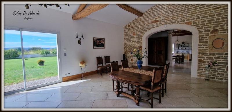 Maison - 290 m² - 8 pièces