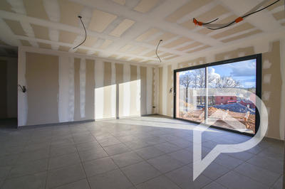 Maison - 99 m² - 4 pièces