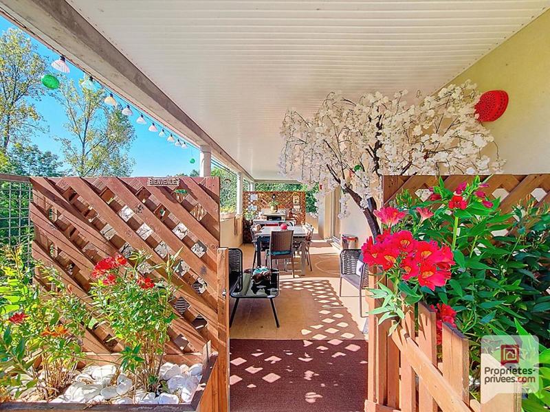 Maison - 202 m² - 7 pièces