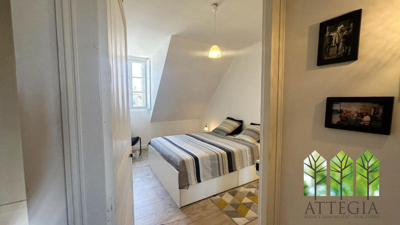 Maison - 317 m² - 14 pièces