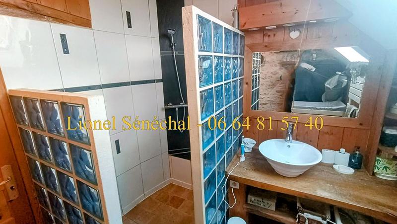 Demeure - 240 m² - 12 pièces