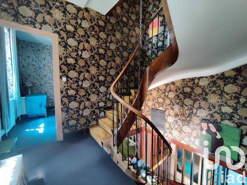 Maison - 186 m² - 8 pièces