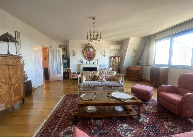 Appartement - 182 m² - 6 pièces