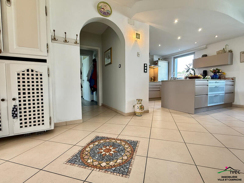 Maison - 213 m² - 7 pièces