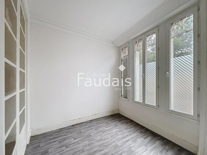 Maison - 243 m² - 8 pièces