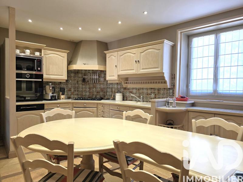 Maison - 382 m² - 12 pièces