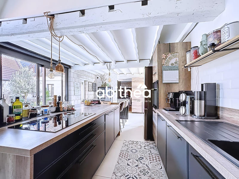 Maison - 275 m² - 8 pièces