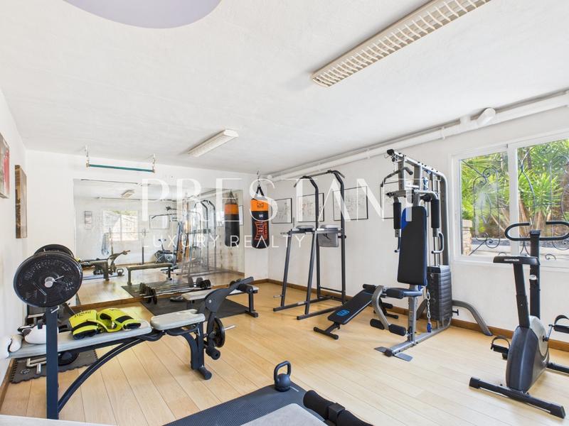 Maison - 294 m² - 9 pièces