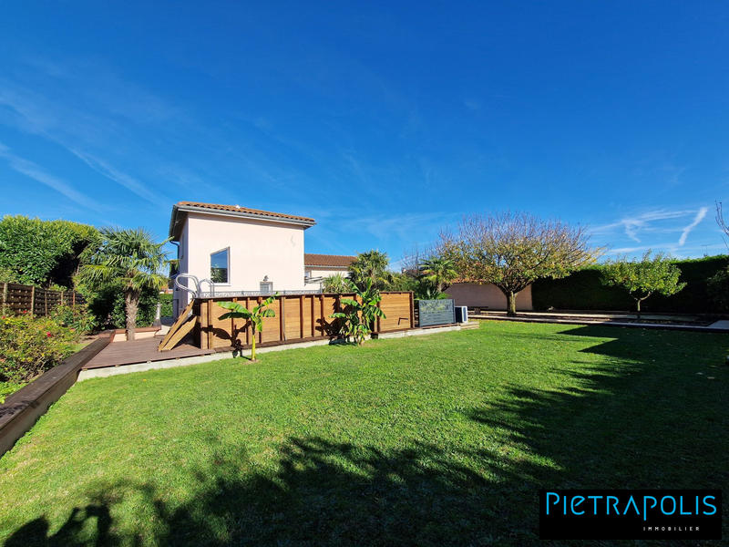 Maison traditionnelle - 171 m² - 5 pièces