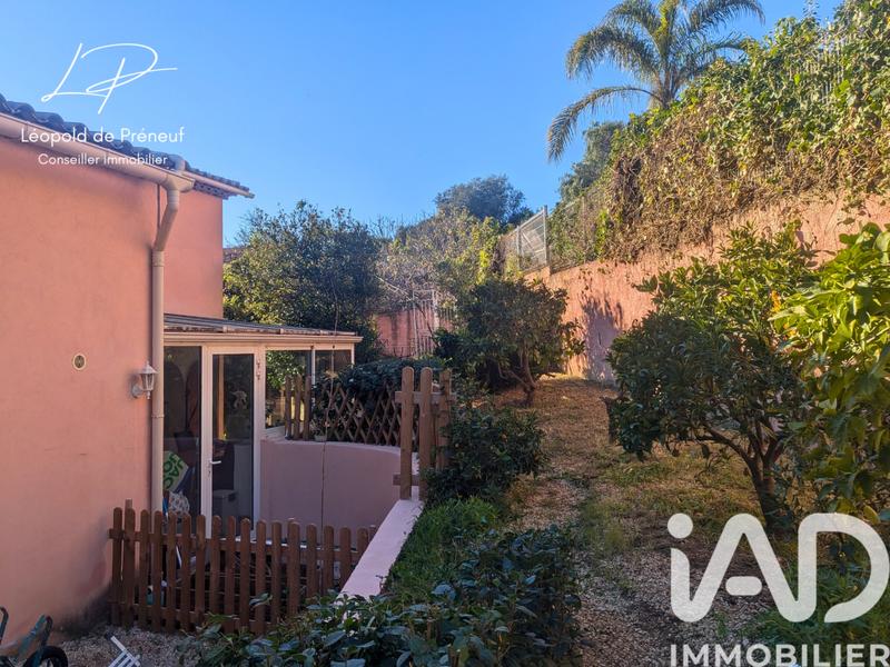 Maison - 198 m² - 8 pièces