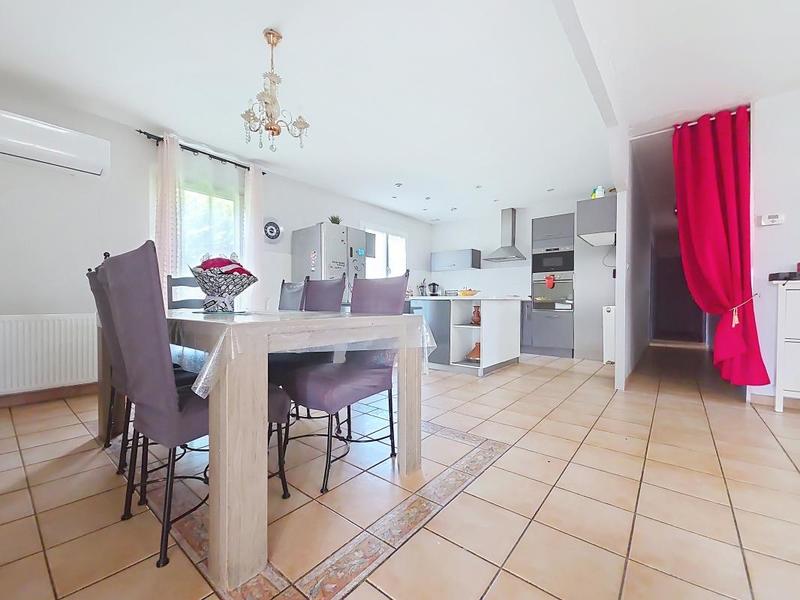 Maison - 110 m² - 5 pièces