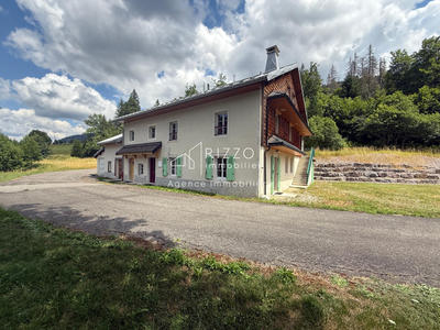 Maison - 196 m² - 8 pièces