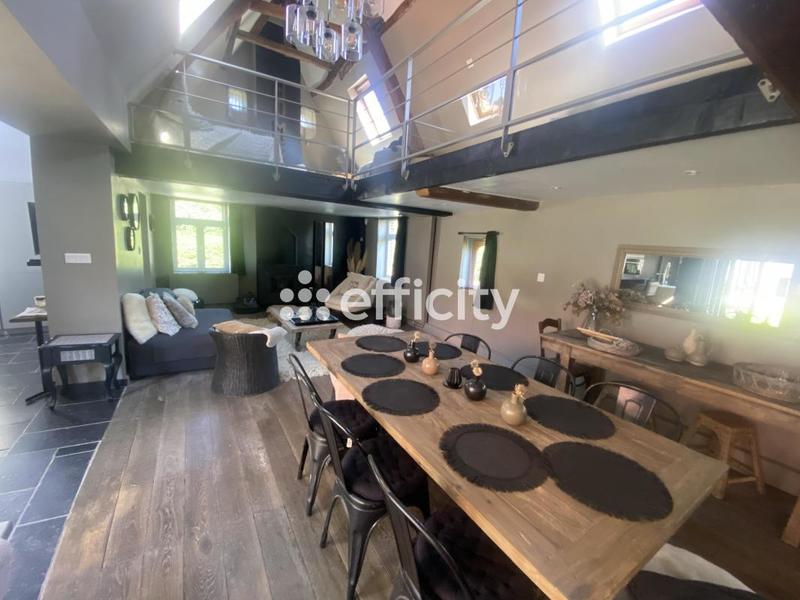 Corps de ferme - 250 m² - 8 pièces