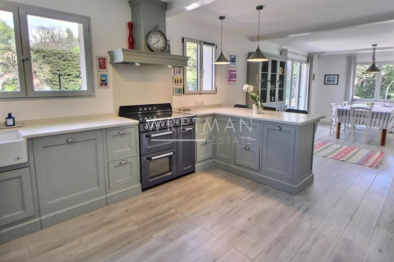 Villa - 218 m² - 7 pièces